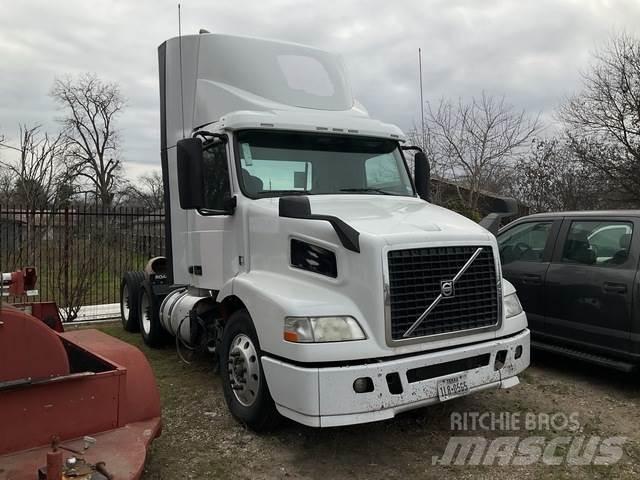 Volvo VNM 트랙터 유닛