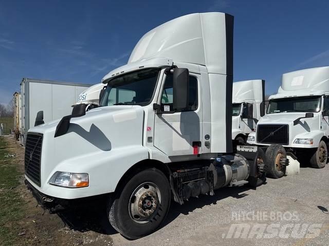 Volvo VNM 트랙터 유닛