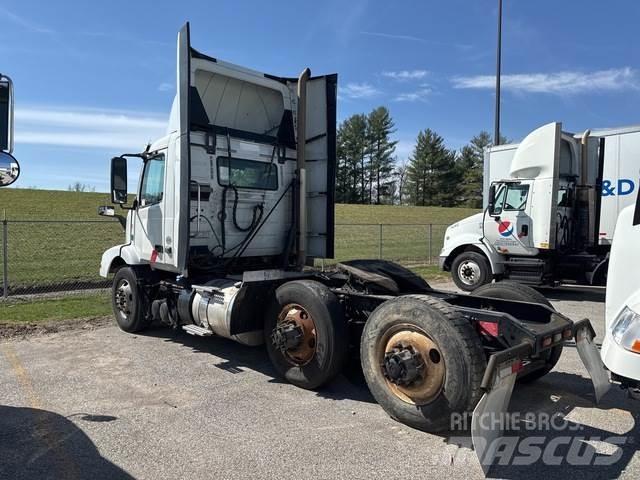 Volvo VNM 트랙터 유닛