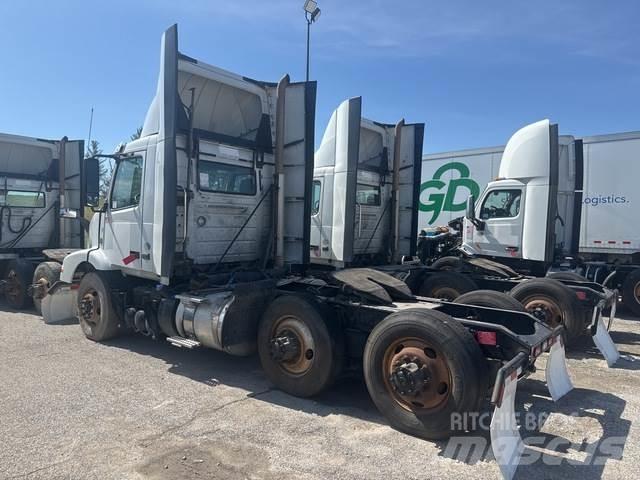 Volvo VNM 트랙터 유닛