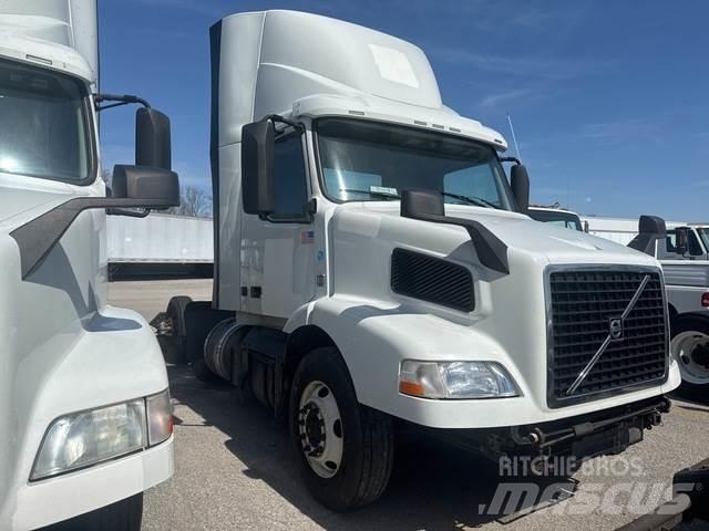 Volvo VNM 트랙터 유닛