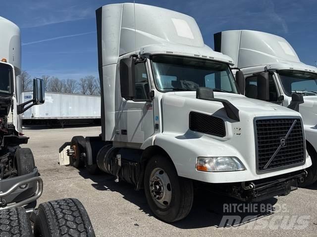 Volvo VNM 트랙터 유닛