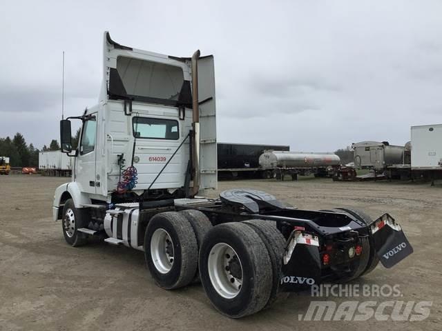 Volvo VNM 트랙터 유닛