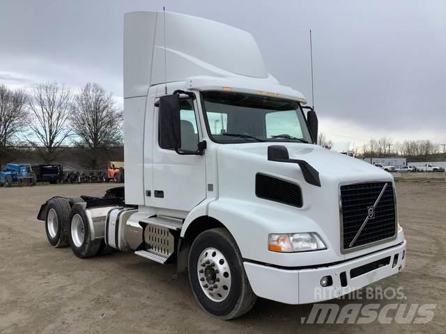Volvo VNM 트랙터 유닛