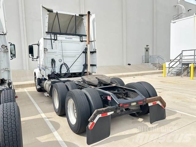 Volvo VNM 트랙터 유닛