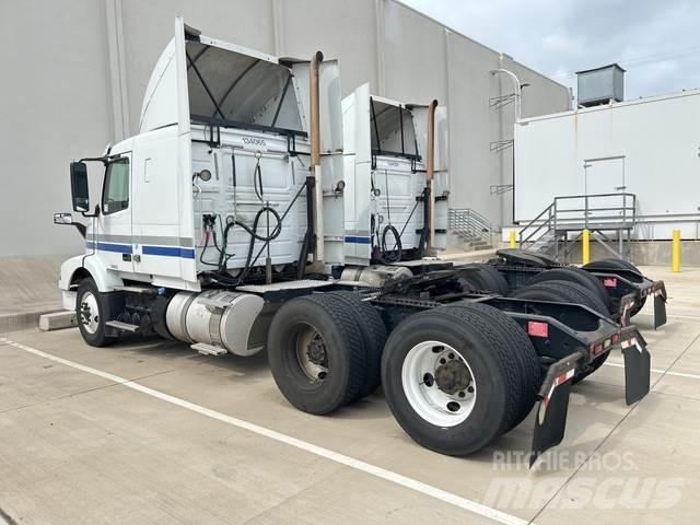 Volvo VNM 트랙터 유닛