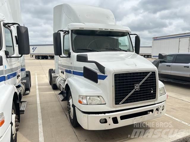 Volvo VNM 트랙터 유닛