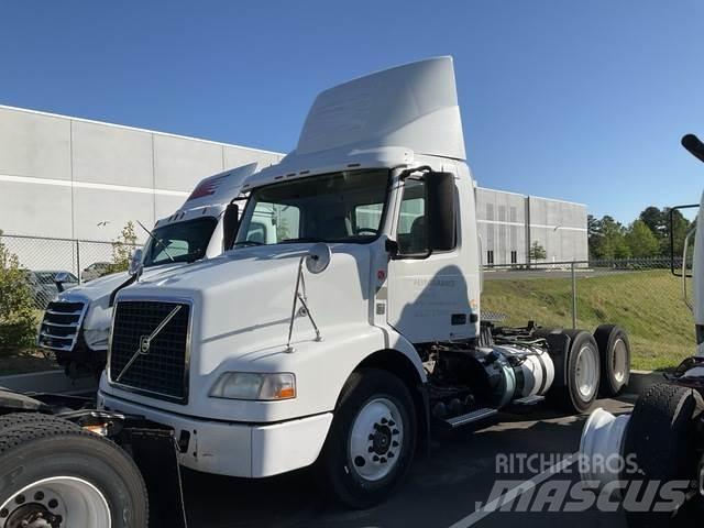Volvo VNM 트랙터 유닛
