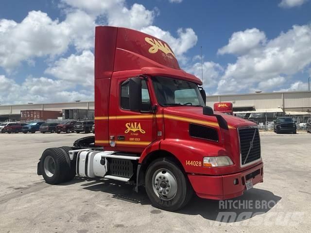 Volvo VNM 트랙터 유닛