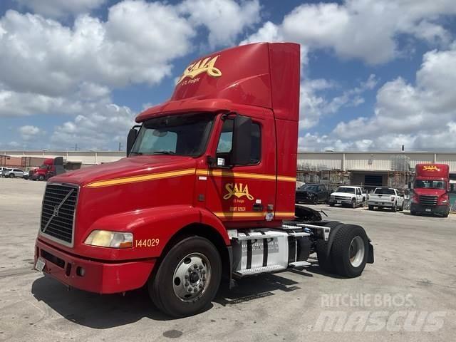 Volvo VNM 트랙터 유닛