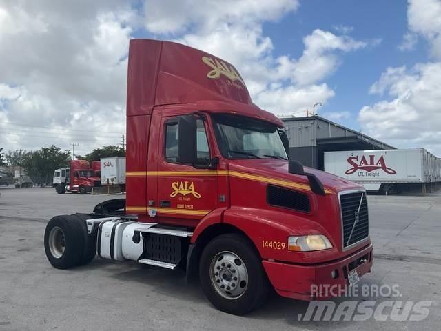 Volvo VNM 트랙터 유닛