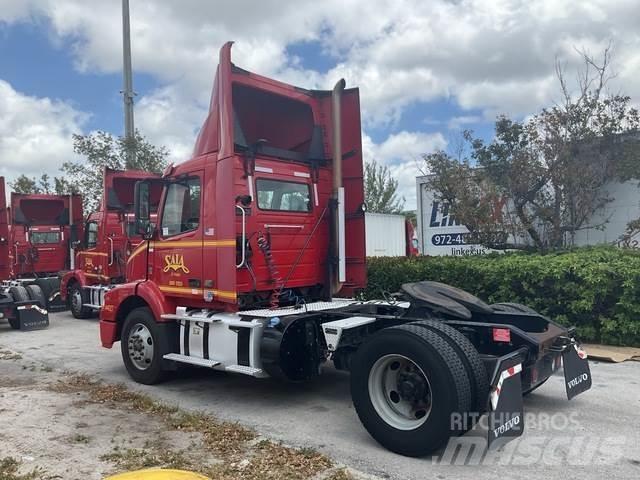 Volvo VNM 트랙터 유닛