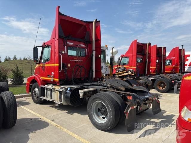 Volvo VNM 트랙터 유닛
