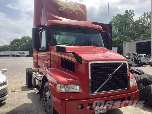 Volvo VNM 트랙터 유닛