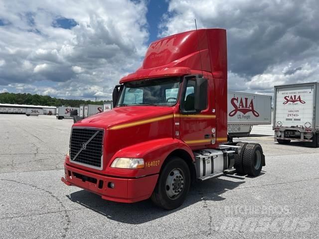 Volvo VNM 트랙터 유닛
