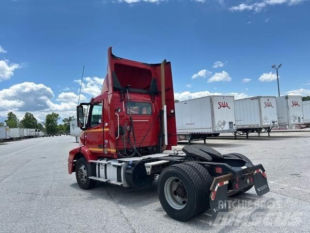 Volvo VNM 트랙터 유닛