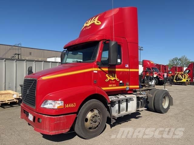 Volvo VNM 트랙터 유닛