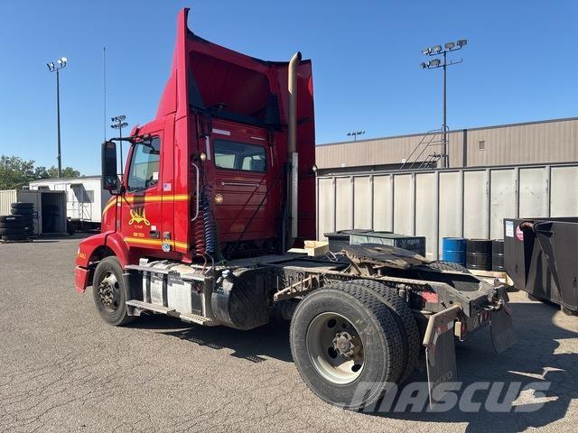 Volvo VNM 트랙터 유닛