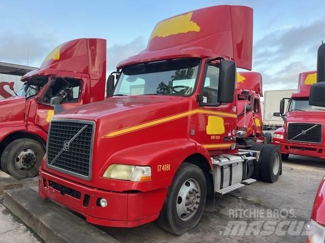 Volvo VNM 트랙터 유닛