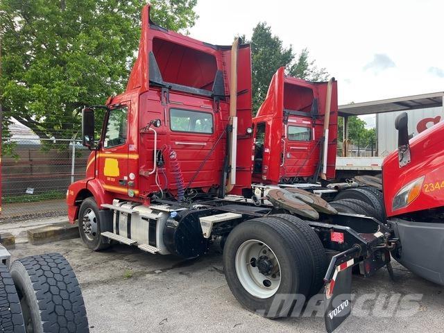 Volvo VNM 트랙터 유닛