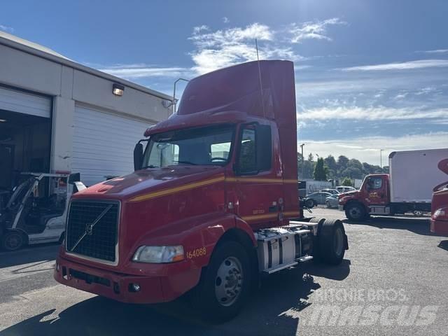 Volvo VNM 트랙터 유닛