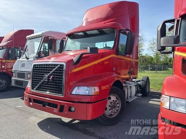 Volvo VNM 트랙터 유닛