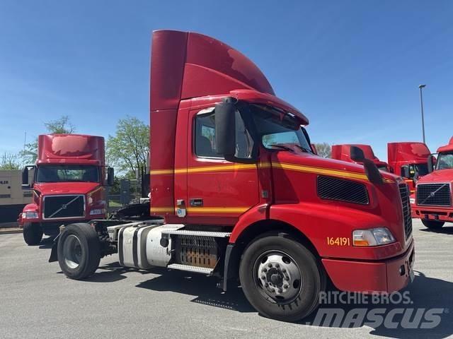 Volvo VNM 트랙터 유닛