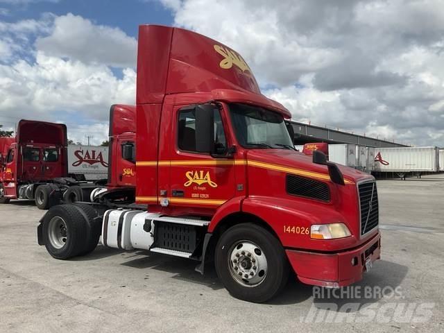 Volvo VNM 트랙터 유닛