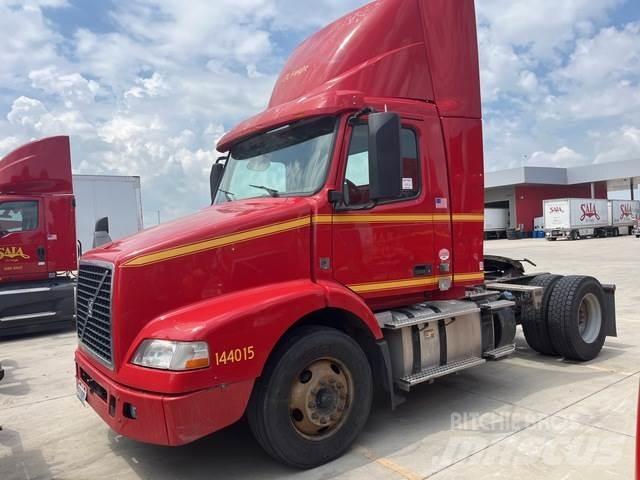 Volvo VNM 트랙터 유닛