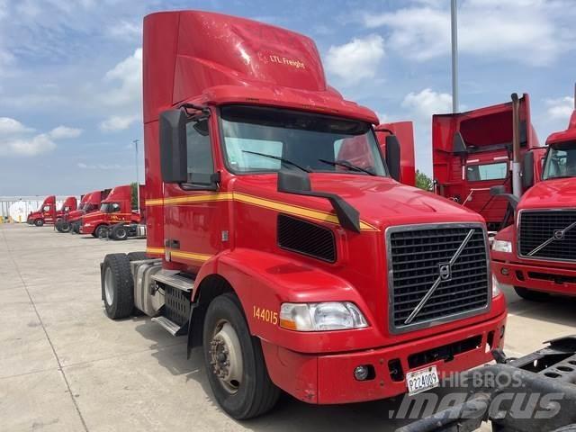 Volvo VNM 트랙터 유닛