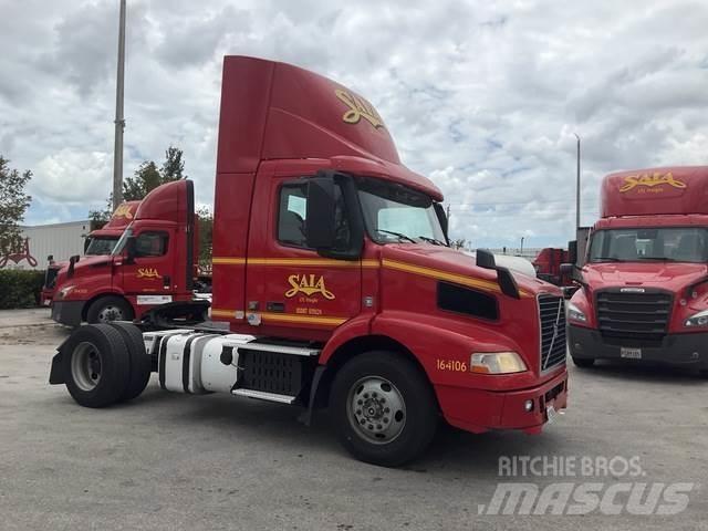 Volvo VNM 트랙터 유닛