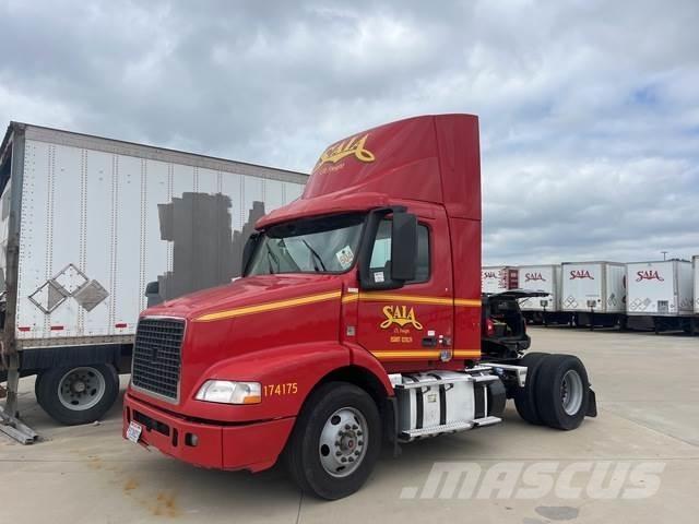 Volvo VNM 트랙터 유닛