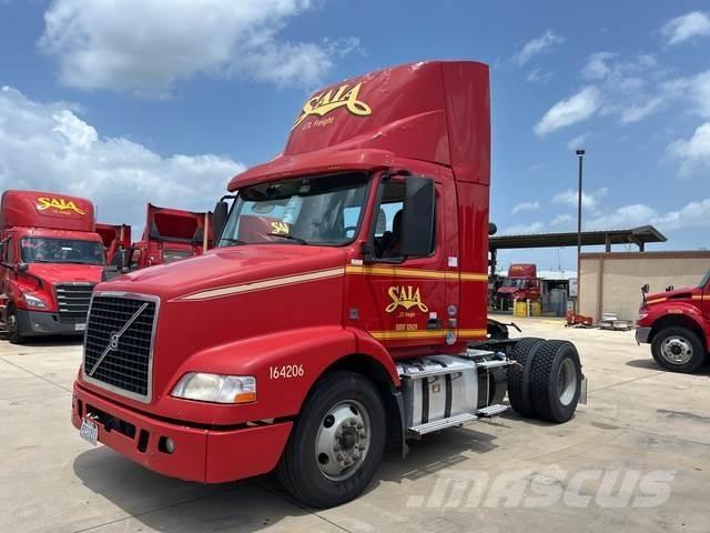 Volvo VNM 트랙터 유닛