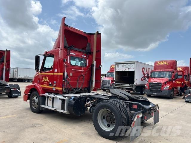 Volvo VNM 트랙터 유닛