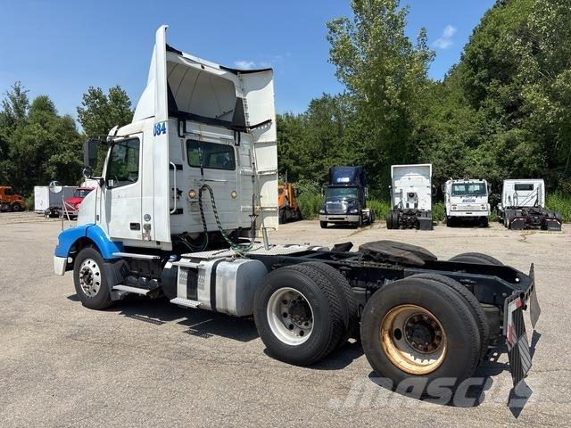 Volvo VNM 트랙터 유닛