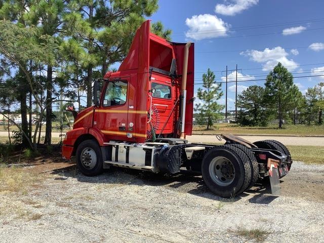 Volvo VNM 트랙터 유닛