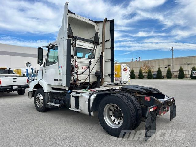 Volvo VNM 트랙터 유닛