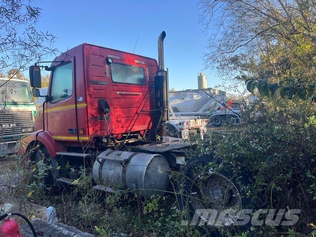 Volvo VNM200 트랙터 유닛