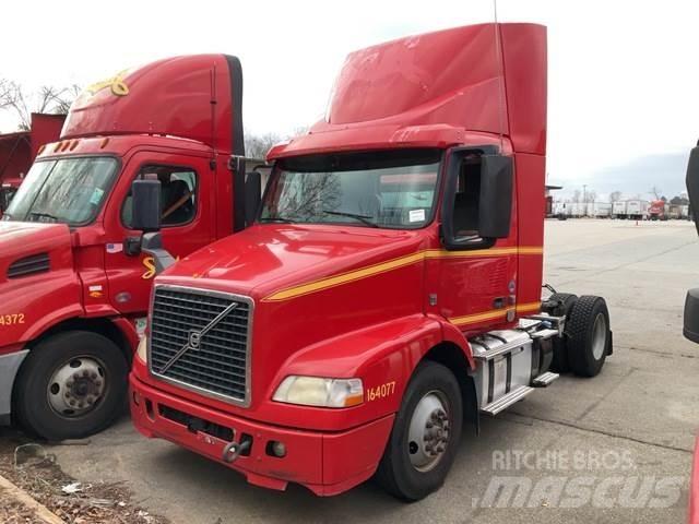 Volvo VNM42T 트랙터 유닛