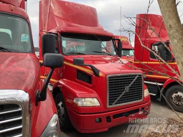 Volvo VNM42T 트랙터 유닛