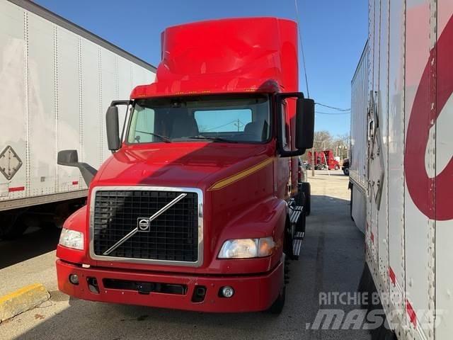 Volvo VNM42T 트랙터 유닛