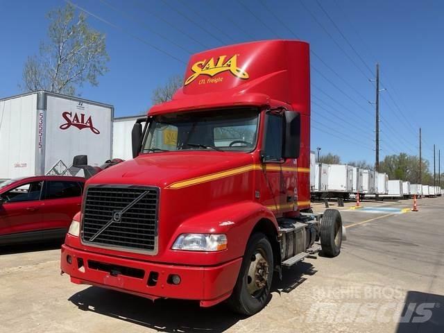 Volvo VNM42T 트랙터 유닛