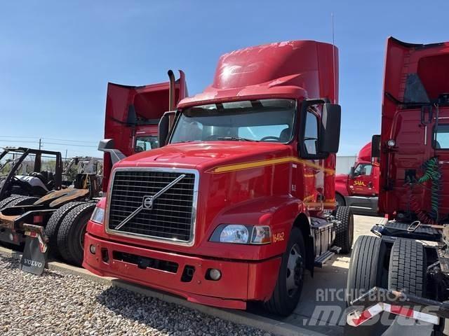 Volvo VNM42T 트랙터 유닛