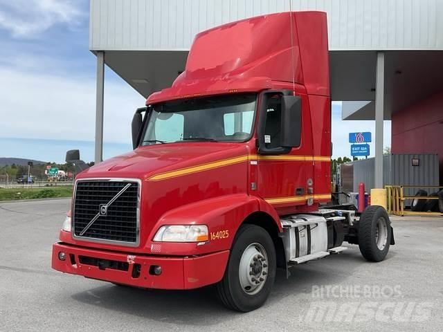 Volvo VNM42T 트랙터 유닛