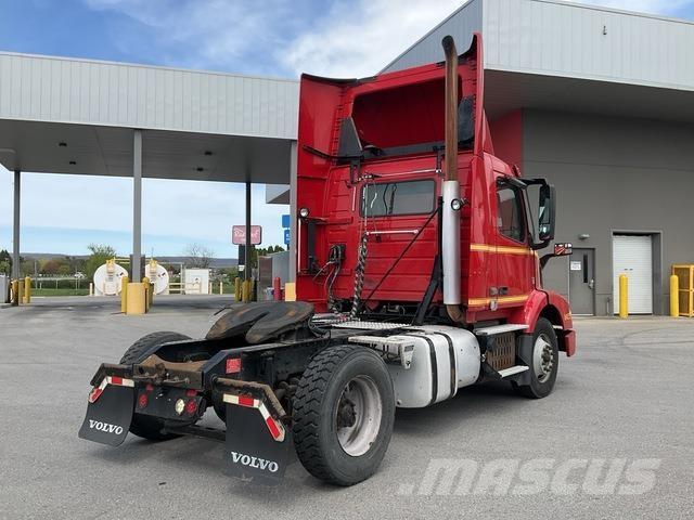 Volvo VNM42T 트랙터 유닛