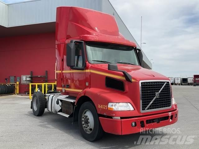 Volvo VNM42T 트랙터 유닛