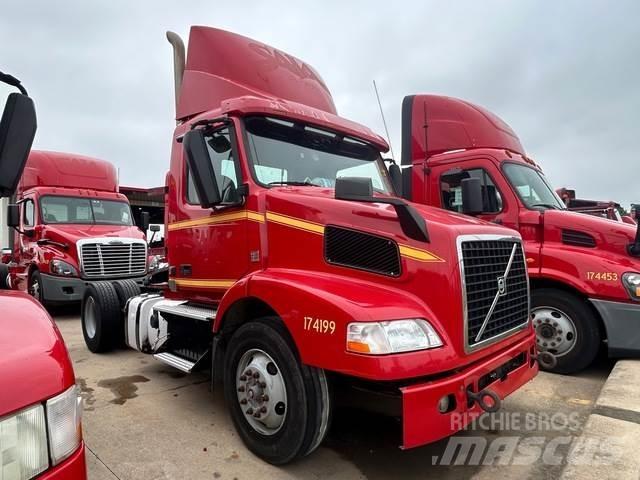 Volvo VNM42T 트랙터 유닛
