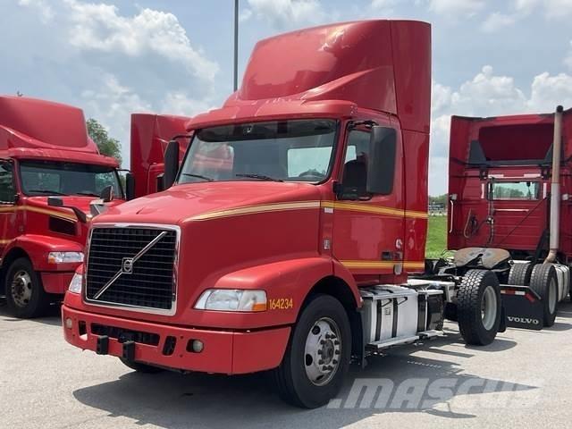 Volvo VNM42T 트랙터 유닛