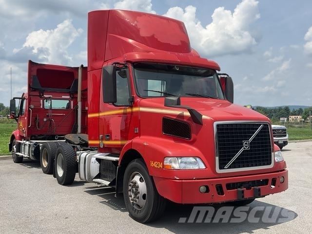 Volvo VNM42T 트랙터 유닛