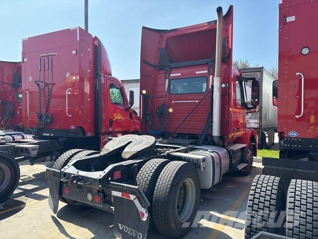 Volvo VNM42T 트랙터 유닛